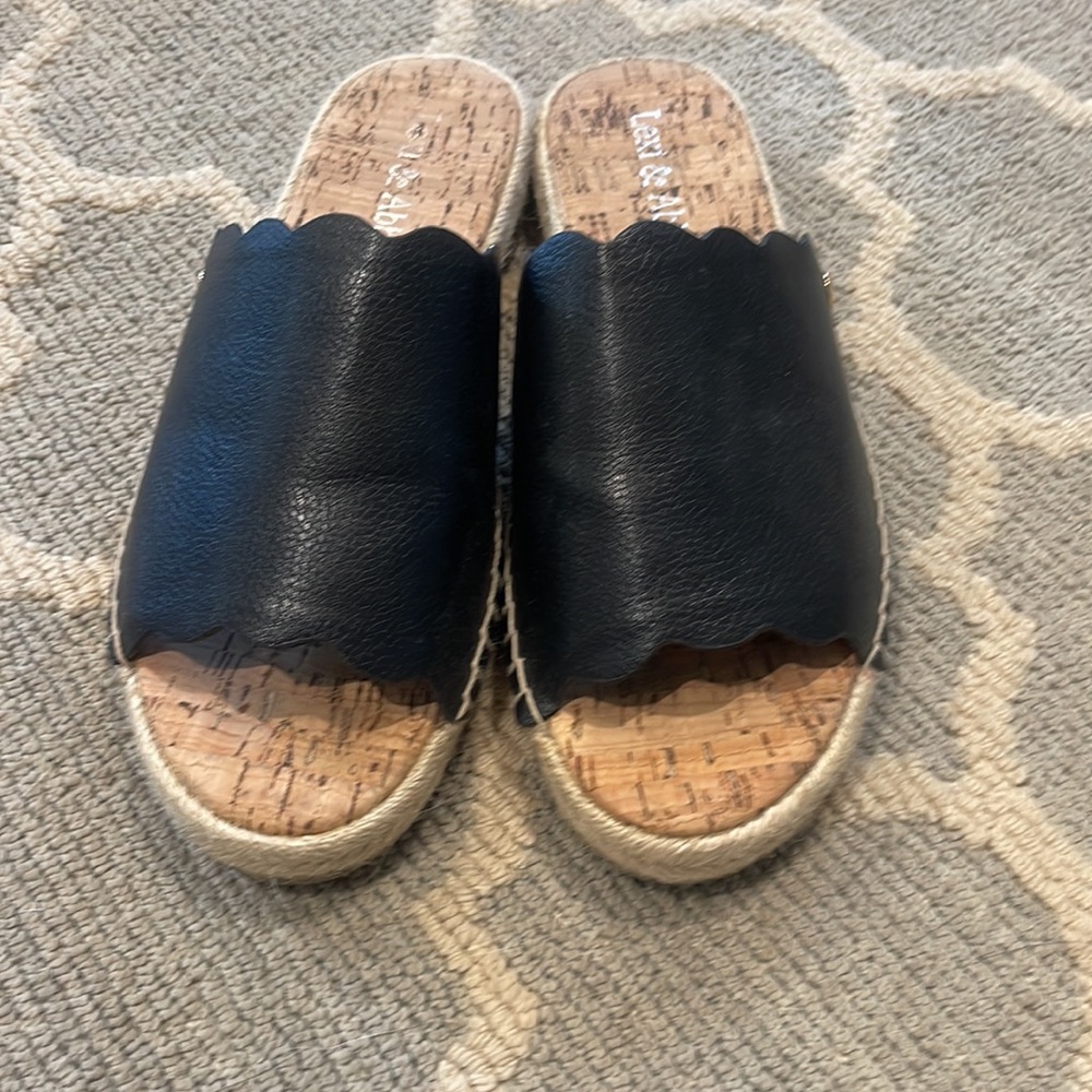 Lexi & Abbie Size 7 Leather Slides - Picture 2 of 2